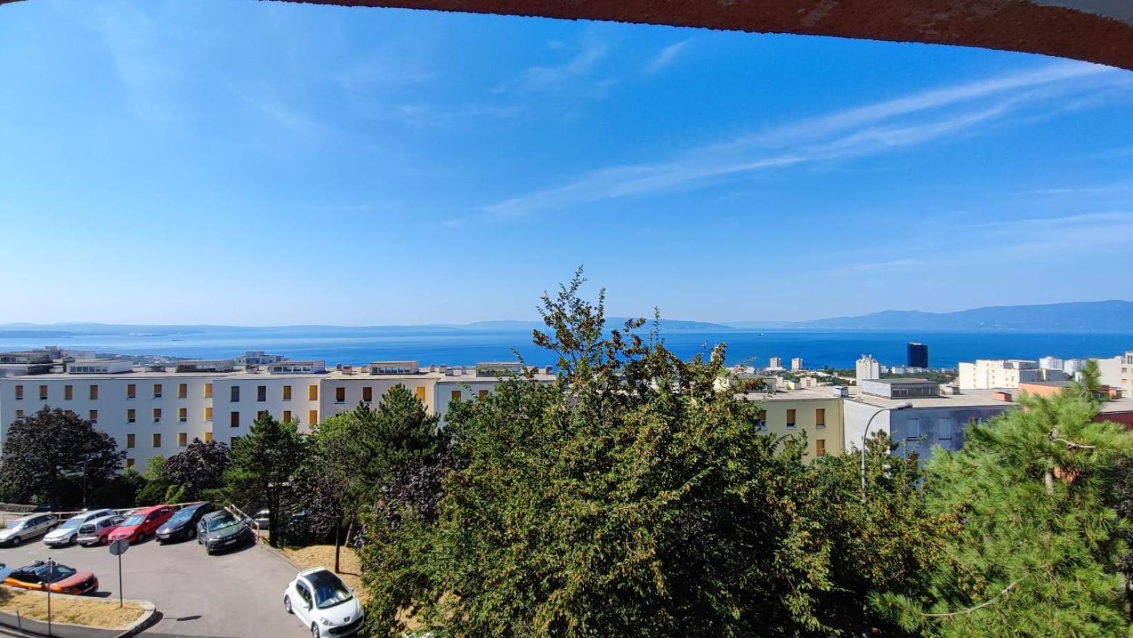 Flori Apartment *